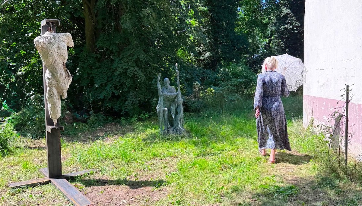 Sabina Grzimek im Gartenatelier, Erkner